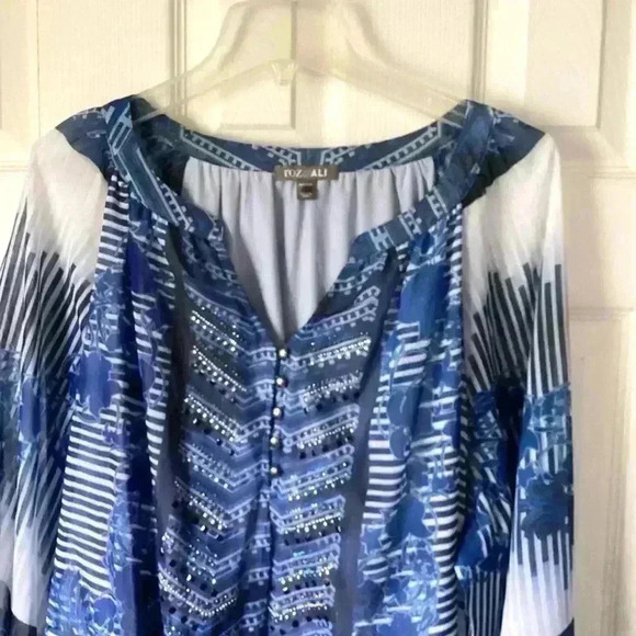 Roz & Ali Women Blouse Blue Geometric Print Size 2X - Picture 3 of 9